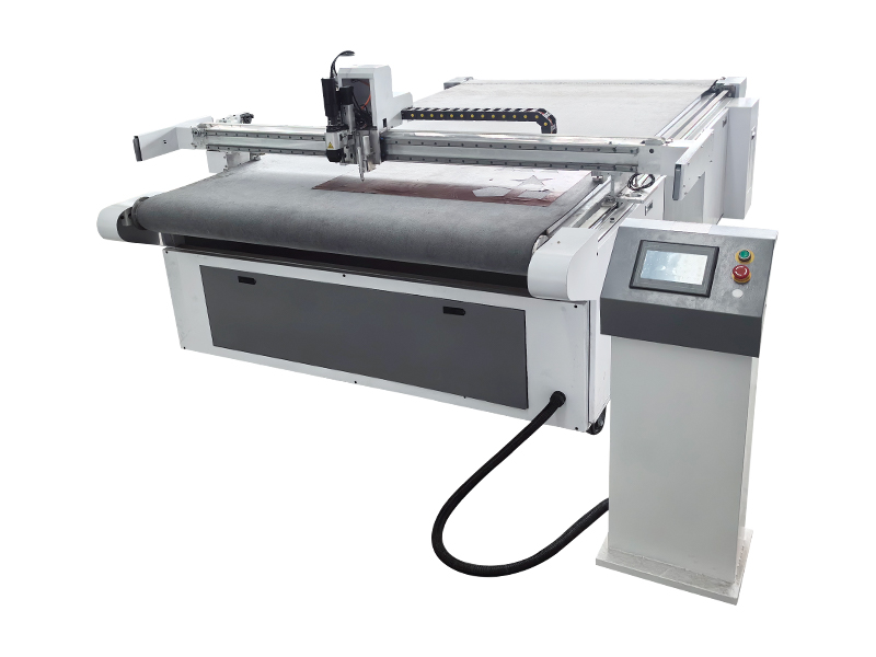 全自動(dòng)無(wú)紡布裁布機(jī)PVC自動(dòng)裁切機(jī) 全自動(dòng)無(wú)紡布裁布機(jī)PVC自動(dòng)裁切機(jī)